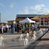 les jeux d'eau et la scène d'été